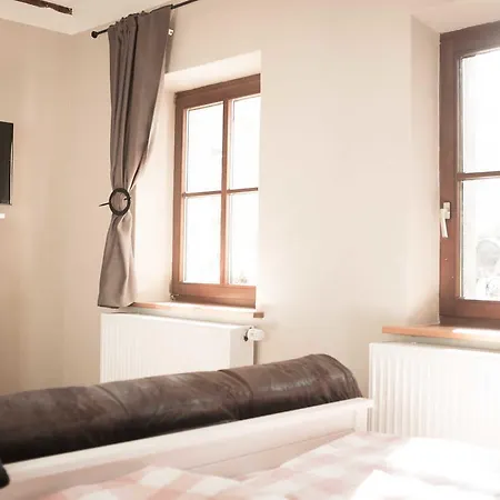 Moments Caf_ _ Apartmenthaus Thurnau