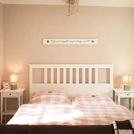Moments Caf_ _ Apartmenthaus